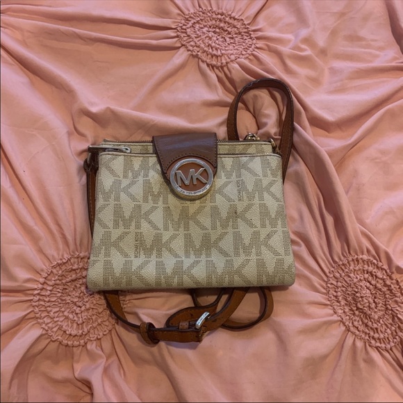 Gently used Michael kors purse - Picture 1 of 1